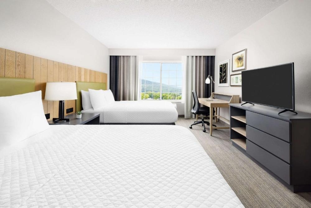 Standard Room - Queen Room with Two Queen Beds 